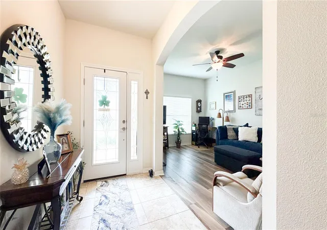 Photo 4 of Single family home for sale at 1947 Altavista Cir, Lakeland, FL 33810 | MLS# TB8529937 | Listing updated on 2026-08-25