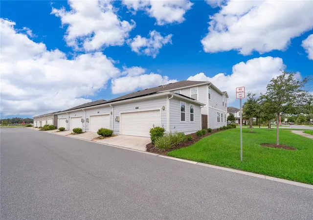 Photo 3 of Townhouse for sale at 2929 Voyager Ave, Saint Cloud, FL 34771 | MLS# S5153856 | Listing updated on 2026-10-03