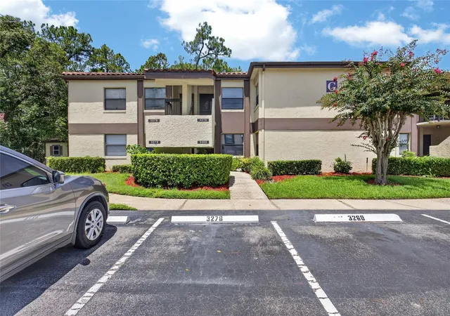 Listing Photo 2 - Condo for sale in building located at 3276 Candle Ridge Ct, ORLANDO, FL 32822 - Unit #202