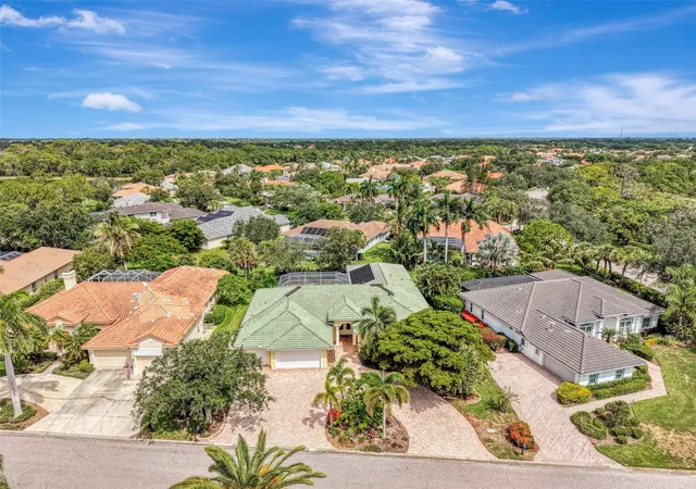 Photo 2 of Single family home for sale at 4708 Sweetmeadow Cir, Sarasota, FL 34238 | MLS# A4700233 | Listing updated on 2026-10-07