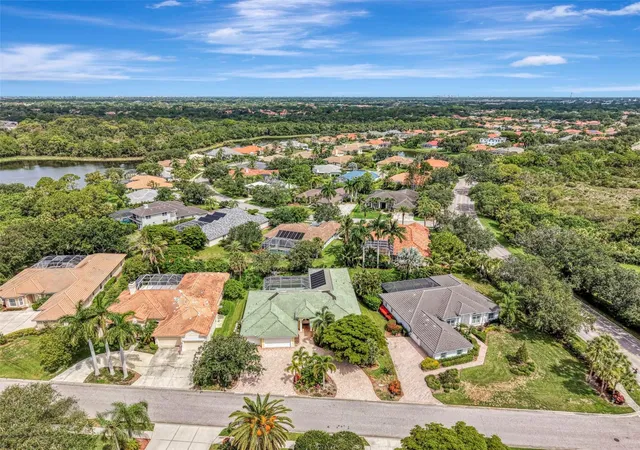 Photo 3 of Single family home for sale at 4708 Sweetmeadow Cir, Sarasota, FL 34238 | MLS# A4700233 | Listing updated on 2026-10-07