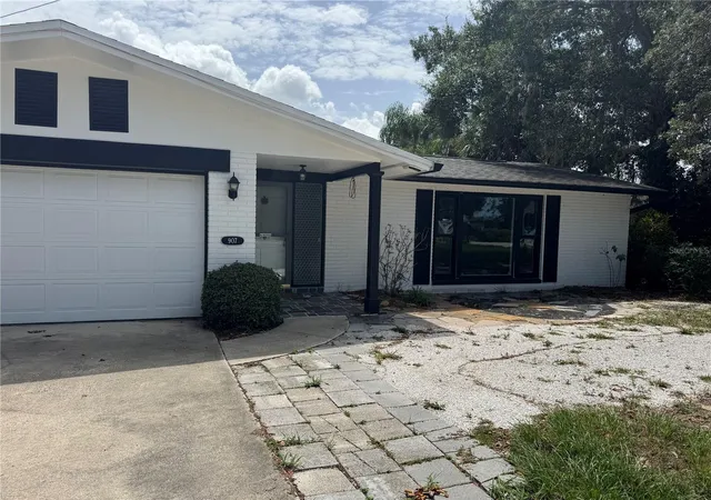 1st image of 907 S Florida Ave, Tarpon Springs, FL 34689 | MLS# A4700237