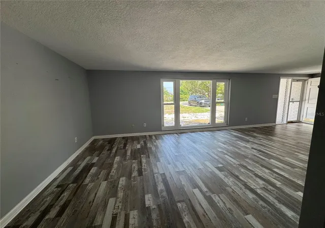 Photo 3 of Sale Pending at 907 S Florida Ave, Tarpon Springs, FL 34689 | MLS# A4700237 | Listing updated on 2026-08-26
