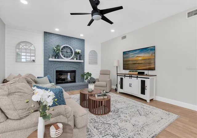 Photo 4 of Single family home for sale at 1625 Percheron Dr, Trinity, FL 34655 | MLS# W7887724 | Listing updated on 2026-09-22