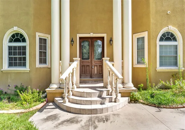 Photo 3 of Single family home for sale at 1282 Mcgee Rd, Plant City, FL 33565 | MLS# TB8529968 | Listing updated on 2026-08-25