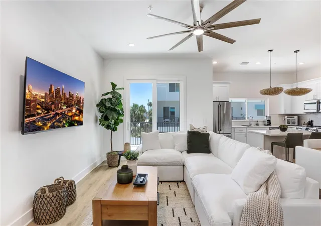 4th image of 15405 Gulf Blvd #B4, Madeira Beach, FL 33708 | MLS# TB8529969
