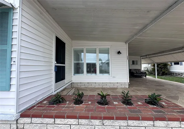 Photo 3 of Manufactured home for sale at 1100 Belcher Rd S #727, Largo, FL 33771 | MLS# TB8529972 | Listing updated on 2026-09-26