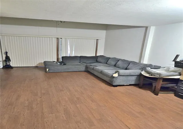2nd image of 5727 Sw 10th Pl, Gainesville, FL 32607 | MLS# A4700244