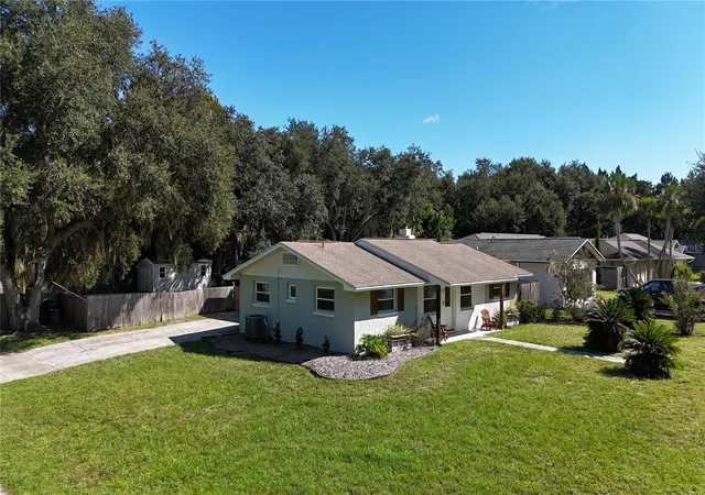Photo 2 of Single family home for sale at 9705 W Pimpernel Ln, Crystal River, FL 34429 | MLS# TB8529978 | Listing updated on 2026-09-25