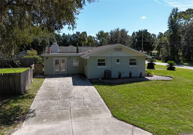 Photo 3 of Single family home for sale at 9705 W Pimpernel Ln, Crystal River, FL 34429 | MLS# TB8529978 | Listing updated on 2026-09-25