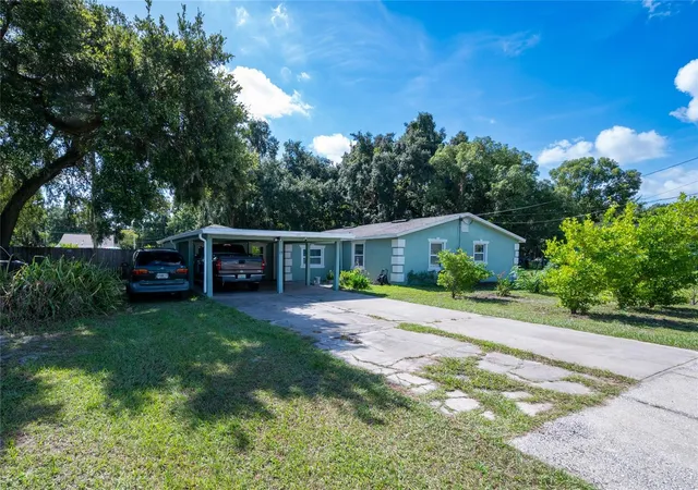 Photo 3 of Single family home for sale at 19 S Tyler Ave, Orlando, FL 32811 | MLS# O6425791 | Listing updated on 2026-09-12