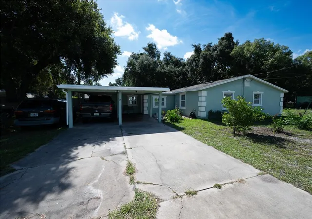 Photo 4 of Single family home for sale at 19 S Tyler Ave, Orlando, FL 32811 | MLS# O6425791 | Listing updated on 2026-09-12