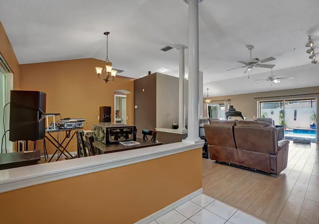 Photo 2 of Single family home for sale at 6310 Turtle Crk Blvd, Tampa, FL 33625 | MLS# TB8529997 | Listing updated on 2026-08-09