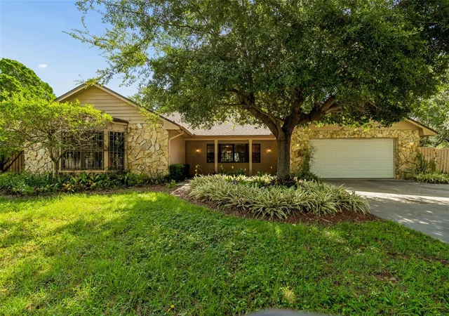 Photo 1 of Single family home for sale at 16509 Round Oak Dr, Tampa, FL 33618 | MLS# TB8530003 | Listing updated on 2026-09-02