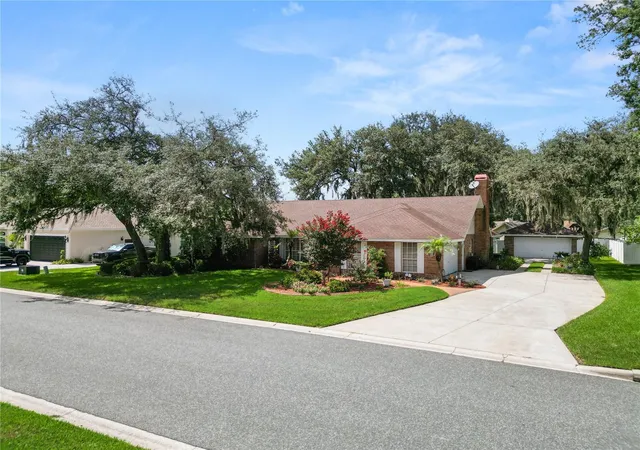 Photo 1 of Single family home for sale at 1626 Sherwood Lakes Blvd, Lakeland, FL 33809 | MLS# L4963575 | Listing updated on 2026-09-22