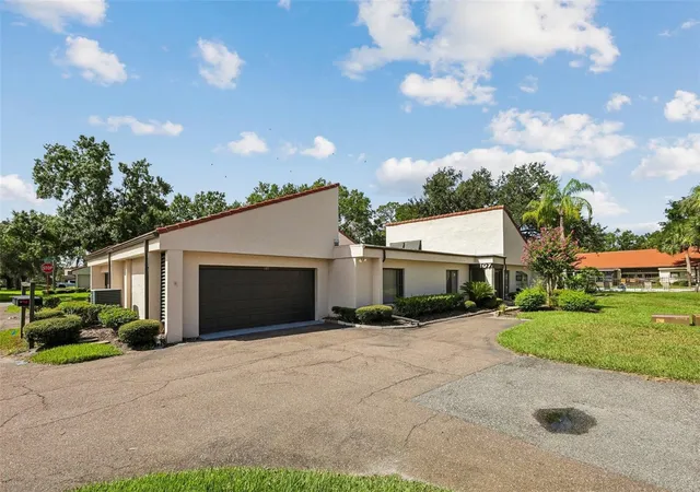 25th image of 107 Seville Ct N, Plant City, FL 33566 | MLS# O6425814