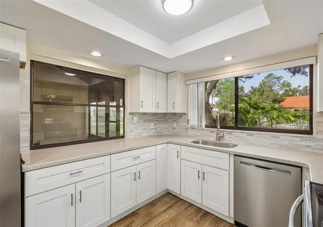 4th image of 107 Seville Ct N, Plant City, FL 33566 | MLS# O6425814