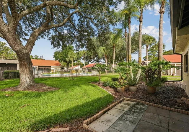 5th image of 107 Seville Ct N, Plant City, FL 33566 | MLS# O6425814