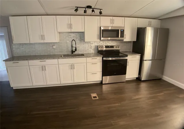 Photo 4 of Single family home for sale at 5038 NE Sandy Rd, Arcadia, FL 34266 | MLS# C7528480 | Listing updated on 2026-07-28