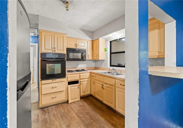 Photo 4 of Single family home for sale at 1717 NE 28th Avenue, Gainesville, FL 32609 | MLS# GC542030 | Listing updated on 2026-08-25