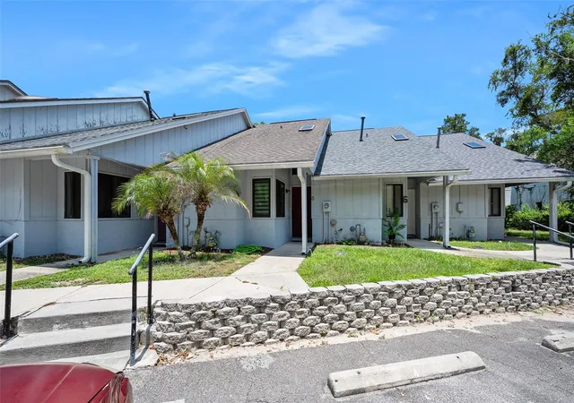 1st image of 101 N Hill Ave #5, Deland, FL 32724 | MLS# V4950264