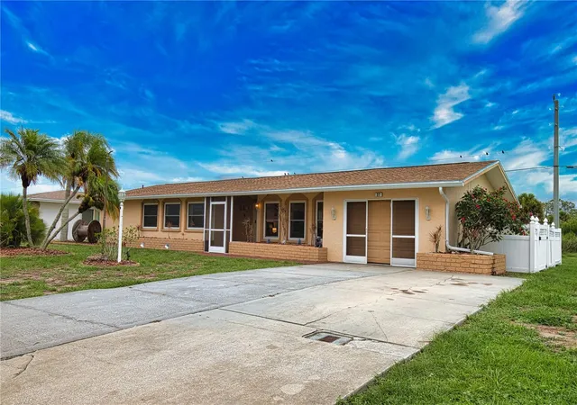 Photo 3 of Single family home for sale at 27 Annapolis Ln, Rotonda West, FL 33947 | MLS# D6148112 | Listing updated on 2026-08-05