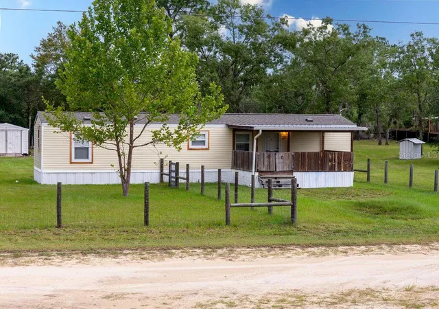 Photo 2 of Manufactured home for sale at 12551 Ne 14th Street, Williston, FL 32696 | MLS# OM728647 | Listing updated on 2026-08-07