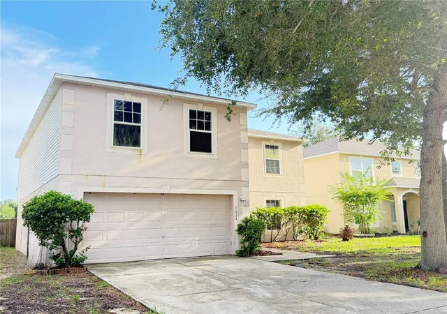 Photo 3 of Sale Pending at 1624 Sterns Dr, Leesburg, FL 34748 | MLS# O6425853 | Listing updated on 2026-10-09