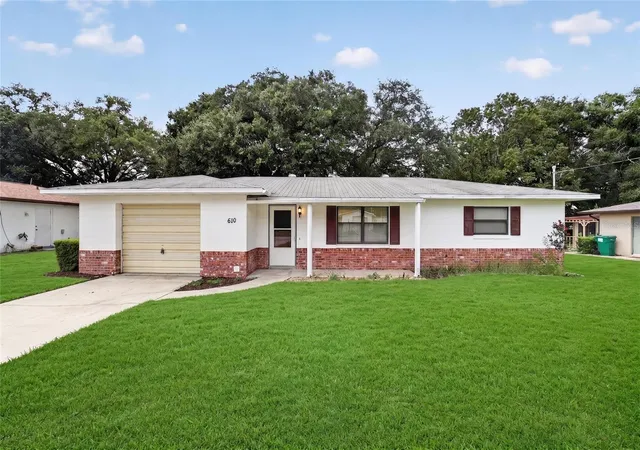 1st image of 610 Fourth Ave, Lady Lake, FL 32159 | MLS# G5115210