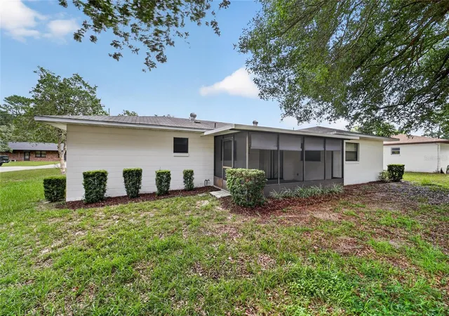 15th image of 610 Fourth Ave, Lady Lake, FL 32159 | MLS# G5115210