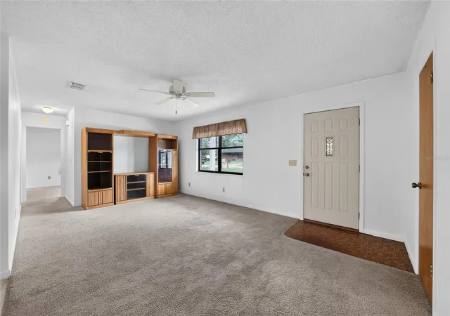 3rd image of 610 Fourth Ave, Lady Lake, FL 32159 | MLS# G5115210