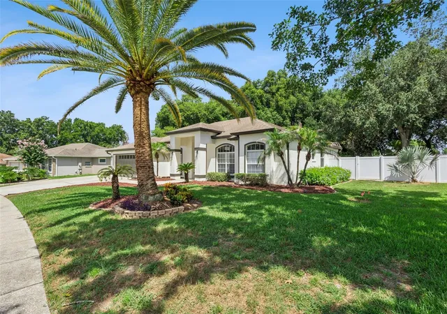 Photo 3 of Sale Pending at 16413 Arrowhead Trl, Clermont, FL 34711 | MLS# O6425869 | Listing updated on 2026-09-08