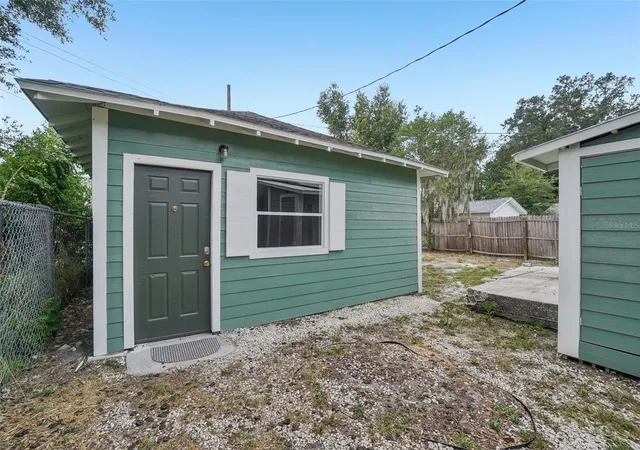 Photo 2 of Single family home for sale at 1533 E Elm Rd, Lakeland, FL 33801 | MLS# L4963578 | Listing updated on 2026-09-12