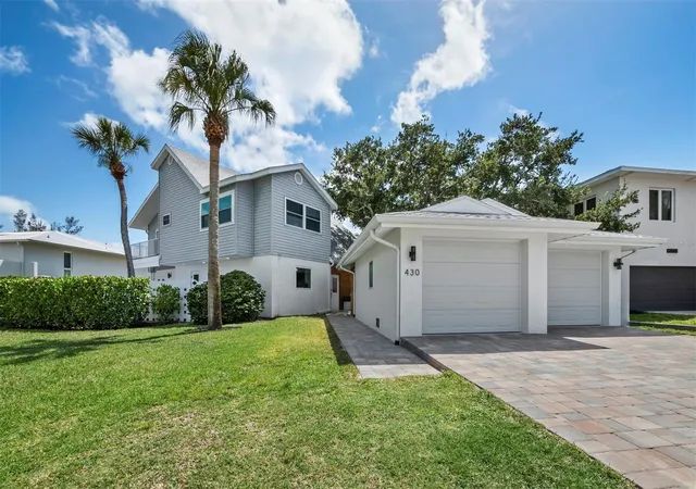 Photo 1 of Single family home for sale at 430 Island Cir, Sarasota, FL 34242 | MLS# A4700263 | Listing updated on 2026-08-03