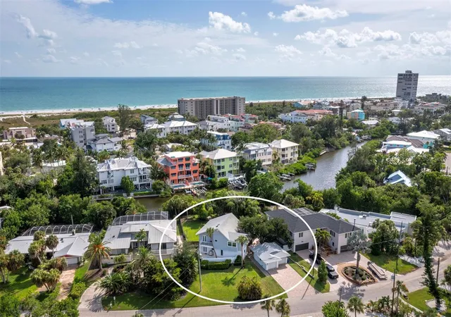 Photo 3 of Single family home for sale at 430 Island Cir, Sarasota, FL 34242 | MLS# A4700263 | Listing updated on 2026-08-03
