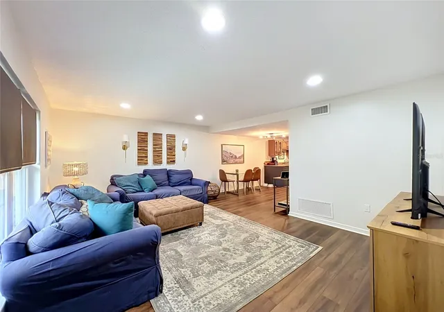 Photo 3 of Condo for sale at 603 Waverly Ln #405B, Maitland, FL 32751 | MLS# O6425900 | Listing updated on 2026-10-01