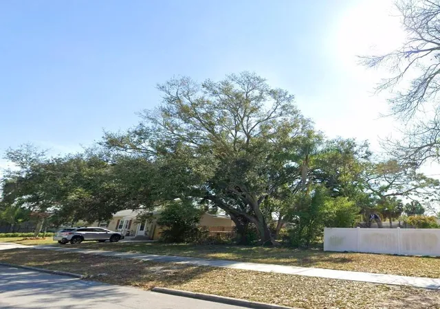 Photo 2 of Land for sale at 000 16th Avenue N, St Petersburg, FL 33710 | MLS# O6425903 | Listing updated on 2026-10-14