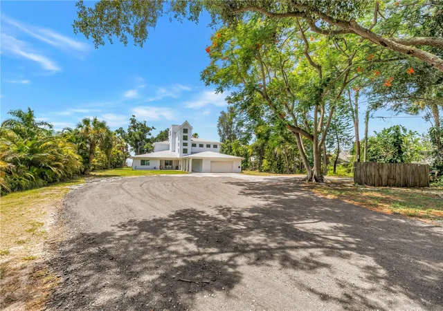 Photo 2 of Mansion for sale at 2280 Pinellas Point Dr S, Saint Petersburg, FL 33712 | MLS# TB8530100 | Listing updated on 2026-08-21