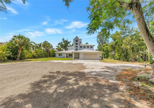 Photo 3 of Mansion for sale at 2280 Pinellas Point Dr S, Saint Petersburg, FL 33712 | MLS# TB8530100 | Listing updated on 2026-10-06