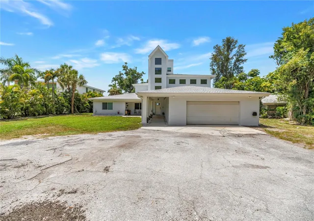 Photo 3 of Single family home for sale at 2280 Pinellas Point Dr S, Saint Petersburg, FL 33712 | MLS# TB8530100 | Listing updated on 2026-10-06