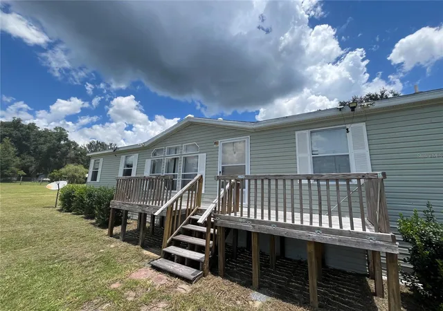 Photo 4 of Sale Pending at 11949 SE Highway 464, Ocklawaha, FL 32179 | MLS# OM728662 | Listing updated on 2026-09-21