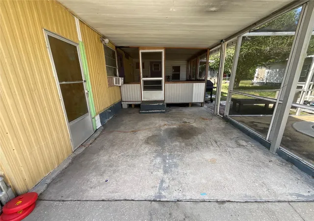 Photo 1 of Manufactured home for sale at 702 Jersey Ct, Dundee, FL 33838 | MLS# C7528487 | Listing updated on 2026-07-18
