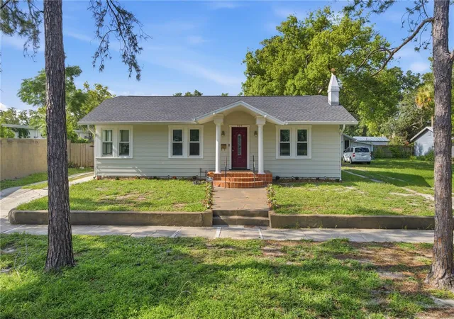 Photo 2 of Single family home for sale at 106 W Comanche Ave, TAMPA, FL 33604 | MLS# TB8530113 | Listing updated on 2026-10-15