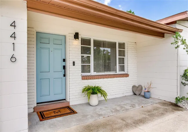 Photo 2 of Single family home for sale at 4416 W Bay Ct Ave, Tampa, FL 33611 | MLS# TB8530126 | Listing updated on 2026-08-25