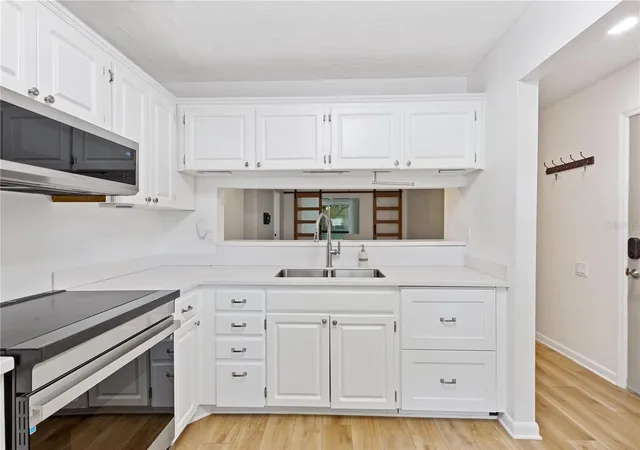 Photo 4 of Condo for sale at 5265 E Bay Dr #612, Clearwater, FL 33764 | MLS# TB8530131 | Listing updated on 2026-09-06