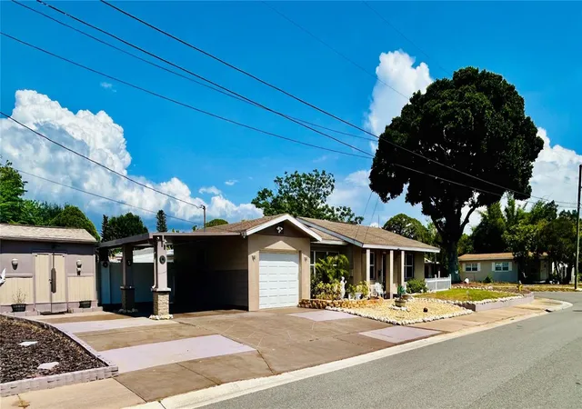 Photo 1 of Single family home for sale at 6190 6th Street S, Saint Petersburg, FL 33705 | MLS# TB8530136 | Listing updated on 2026-08-11