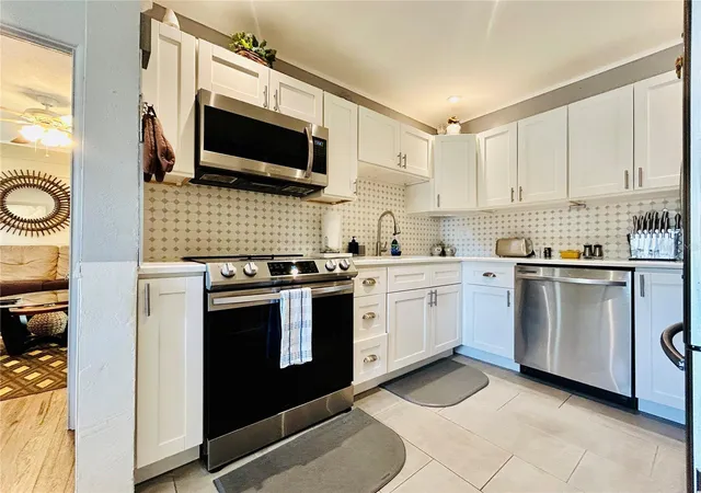 Photo 4 of Single family home for sale at 6190 6th Street S, Saint Petersburg, FL 33705 | MLS# TB8530136 | Listing updated on 2026-08-11