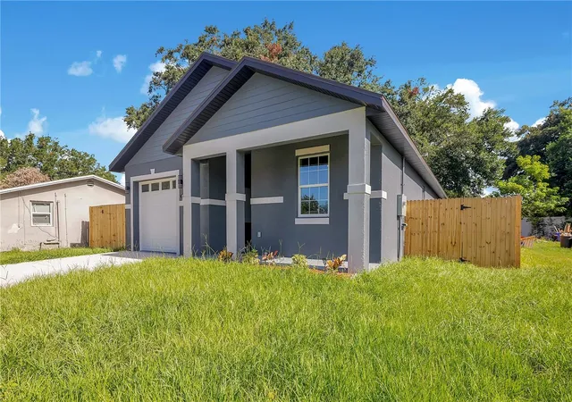 Photo 3 of Single family home for sale at 231 E Lafayette St, Winter Garden, FL 34787 | MLS# O6425940 | Listing updated on 2026-08-12