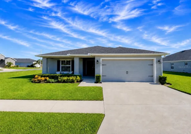 Photo 1 of Single family home for sale at 1002 Paisley St, Lake Alfred, FL 33850 | MLS# S5153908 | Listing updated on 2026-09-22