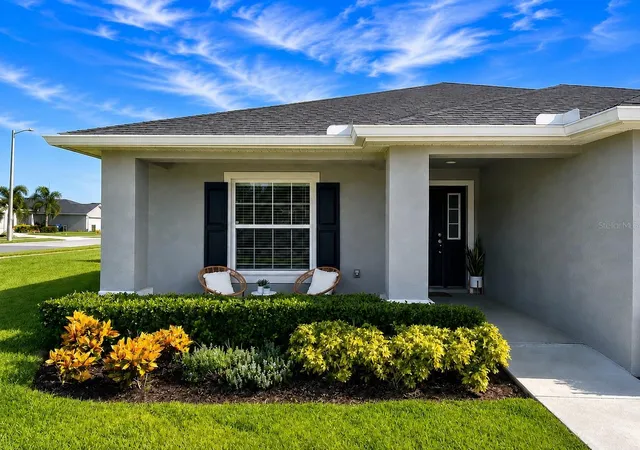 Photo 2 of Single family home for sale at 1002 Paisley St, Lake Alfred, FL 33850 | MLS# S5153908 | Listing updated on 2026-09-22